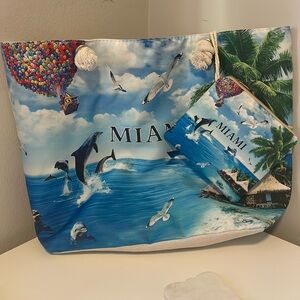 Miami Travel Tote with small Pouch